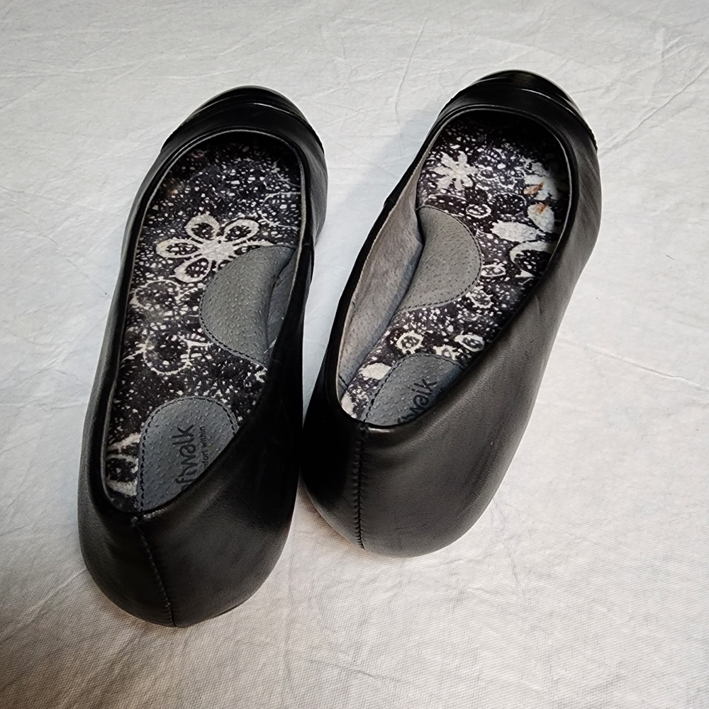 Softwalk Women's Black Flats with Glossy Toe Size 8.5 - Picture 3 of 6